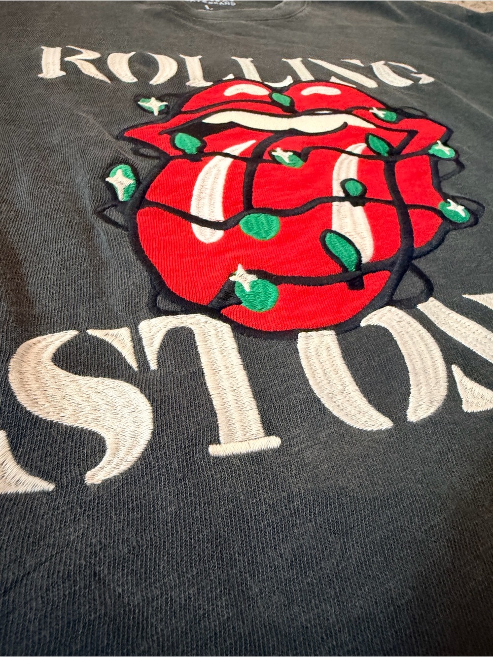 NWT- Lucky Brand Rolling Stones Christmas Lights Tee β Size Large - Picture 6 of 12